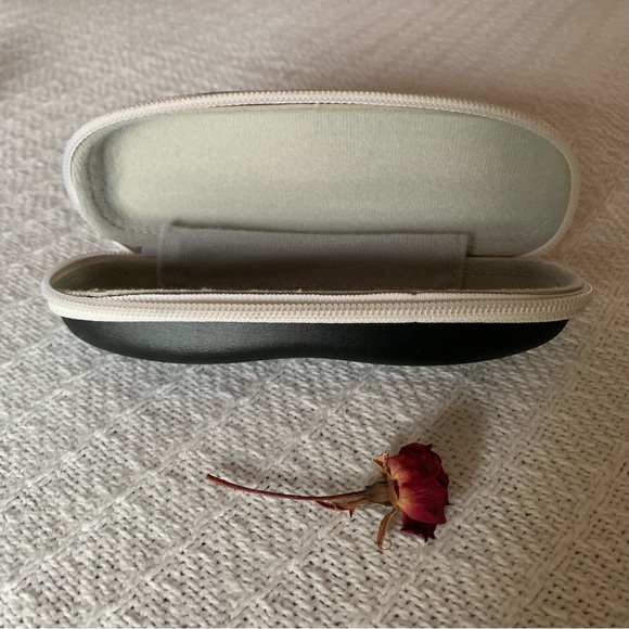 Vogue Prescription Eyeglasses + Eyeglasses Case - Picture 4 of 12
